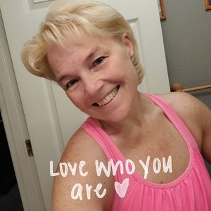 Meet your Posher, Angie